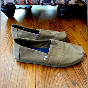 Men’s TOMS shoes